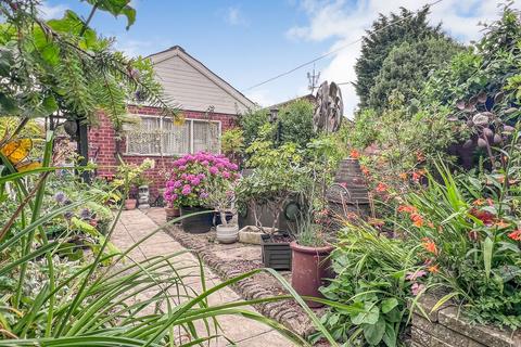 3 bedroom terraced house for sale, Loveridge Avenue, Hull HU5