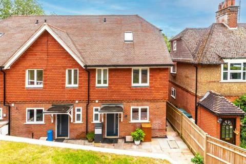 3 bedroom end of terrace house to rent, Holyoake Terrace, Sevenoaks, TN13