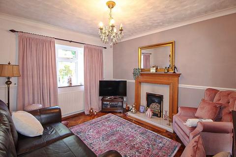 3 bedroom detached house for sale, Lansdowne Road, BILSTON, WV14 6LL