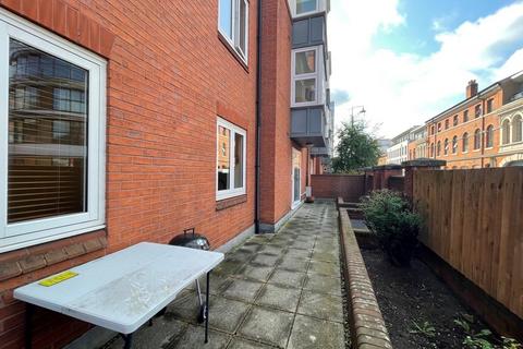 2 bedroom flat to rent, Symphony Court, Birmingham B16