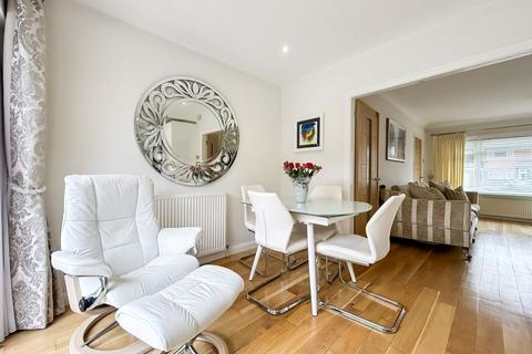 16 Redlands Way, Sutton Coldfield, B74 3ET
