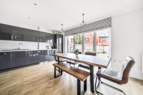 36 Dart Avenue, Exeter, EX2 7FX