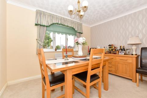 4 Bridle Way, Greenhill, Herne Bay, CT6 7PQ