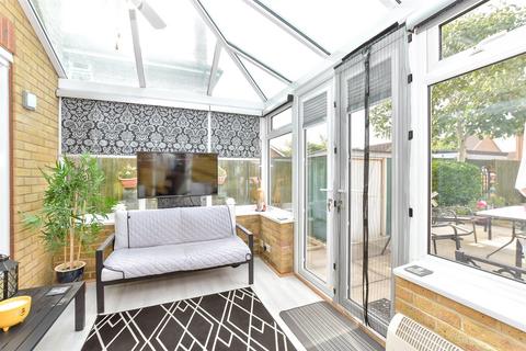 4 Bridle Way, Greenhill, Herne Bay, CT6 7PQ
