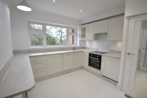 2 bedroom flat to rent, 47 West Cliff Road, ,