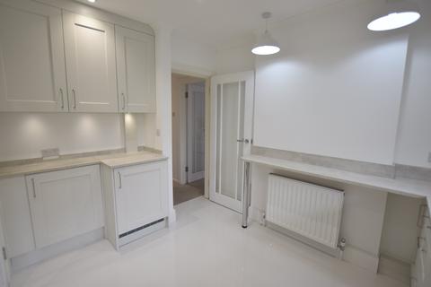 2 bedroom flat to rent, 47 West Cliff Road, ,