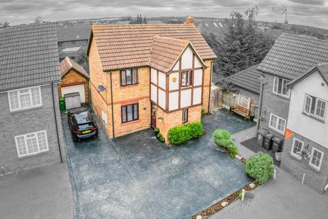 4 bedroom detached house for sale, Thetford Place, Basildon SS15