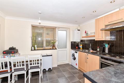 2 bedroom end of terrace house for sale, Falcon Way, Ashford, Kent