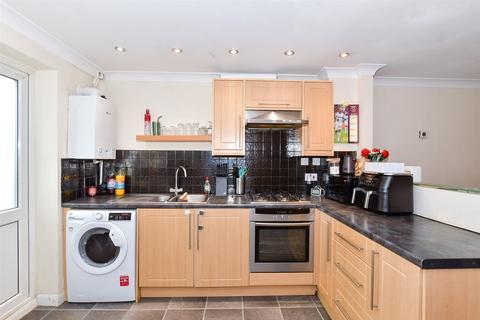 2 bedroom end of terrace house for sale, Falcon Way, Ashford, Kent