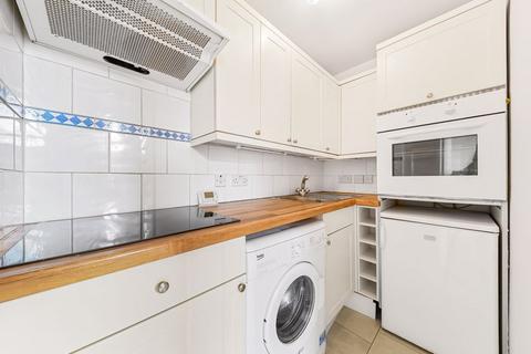 1 bedroom apartment for sale, Caxton Court, SW11