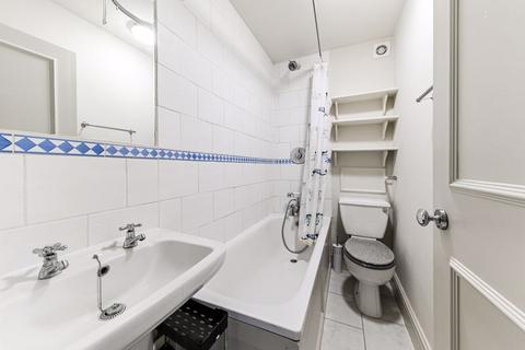 1 bedroom apartment for sale, Caxton Court, SW11