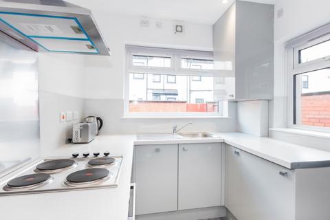 2 bedroom terraced house to rent, Hartington Street, Rusholme, Manchester, M14