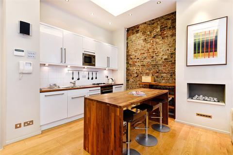 2 bedroom duplex to rent, Berners Street, London, W1T