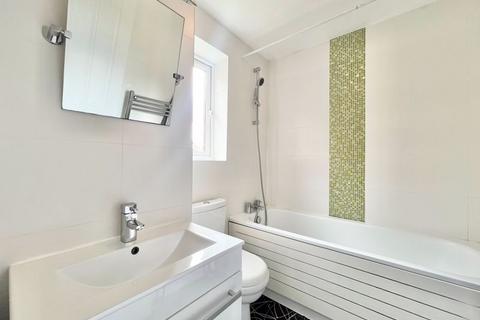 15 Cairnside, High Wycombe, HP13 7SB