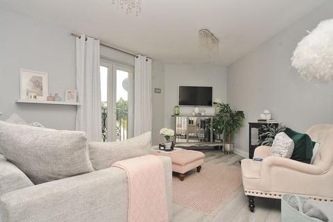 2 bedroom apartment for sale, Dartmoor View, Saltash. A Beautiful Two Bedroom Top Floor Flat