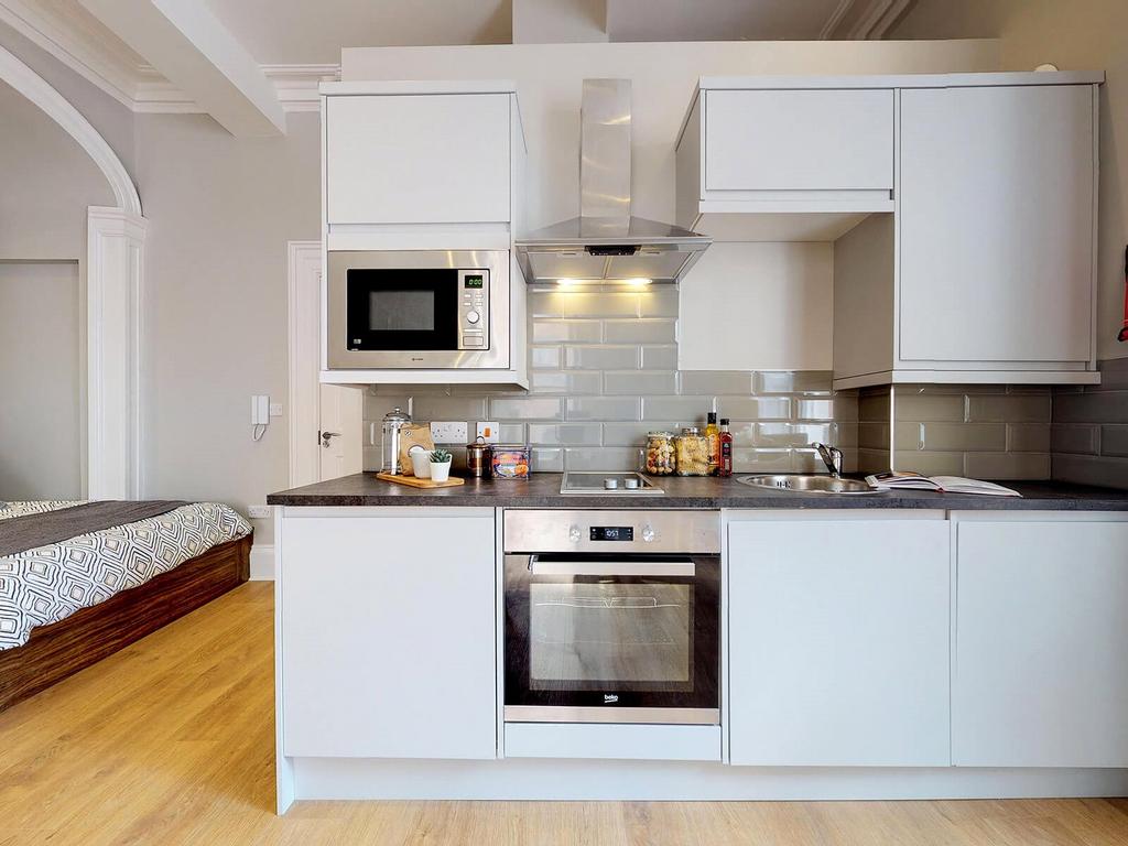 Apartment in Leeds, West Yorkshire - View 2