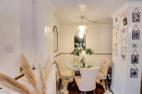 17 Downside Park, Trowbridge, BA14 7NN