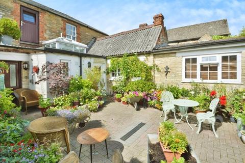 1 bedroom apartment to rent, High Street, Cricklade, Wiltshire