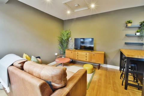 1 bedroom apartment to rent, High Street, Cricklade, Wiltshire
