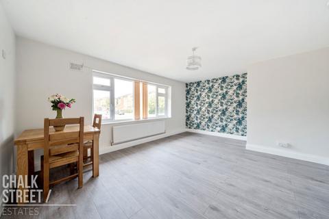 37 Stirling Close, Rainham, RM13 9NJ