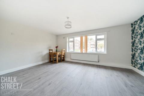 37 Stirling Close, Rainham, RM13 9NJ