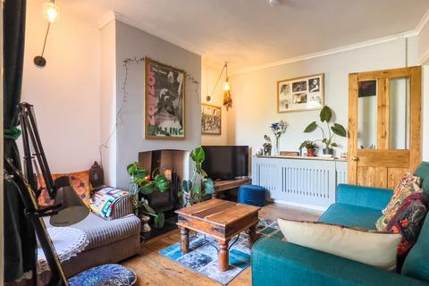 162 Elgar Road, Reading, RG2 0BN