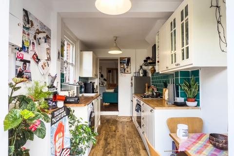 162 Elgar Road, Reading, RG2 0BN