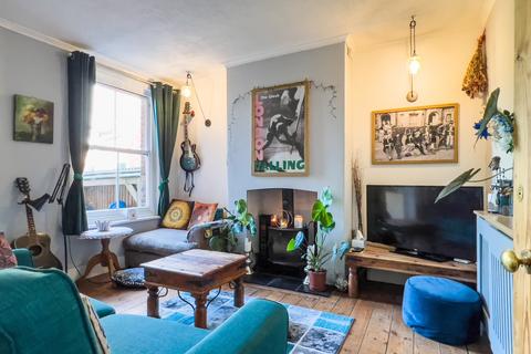 162 Elgar Road, Reading, RG2 0BN