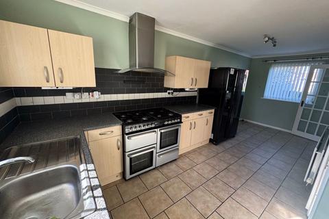 2 bedroom semi-detached house to rent, Addison Street, North Shields NE29