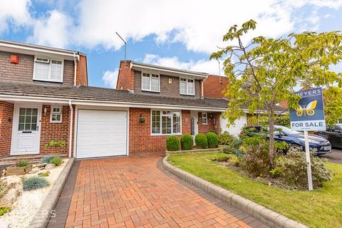 3 bedroom detached house for sale, Mountbatten Drive, Ferndown BH22