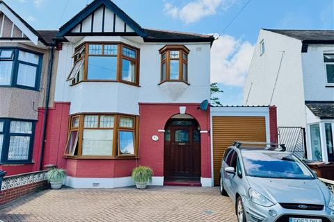 3 bedroom terraced house for sale, KINGS, CHADWELL HEATH RM6