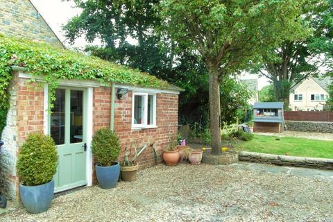2 bedroom detached bungalow to rent, Hazells Lane, Filkins, GL7