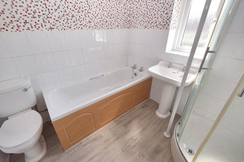 373 Whitehall Road, Leeds, LS12 6LB