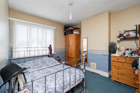 255 Gander Green Lane, Sutton, SM1 2HD