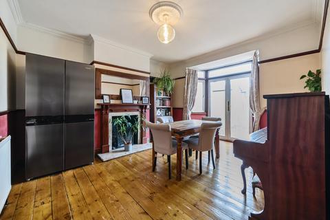 19 Abbotts Road, Mitcham, CR4 1JS