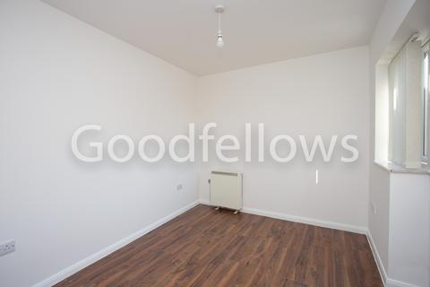 3 bedroom apartment to rent, London Road, Mitcham CR4