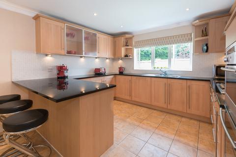 5 bedroom detached house for sale, Missenden Road, High Wycombe HP15