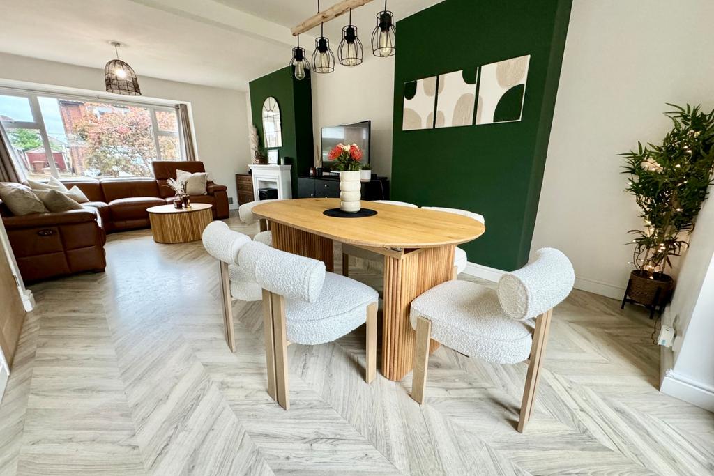 Living/Dining Room