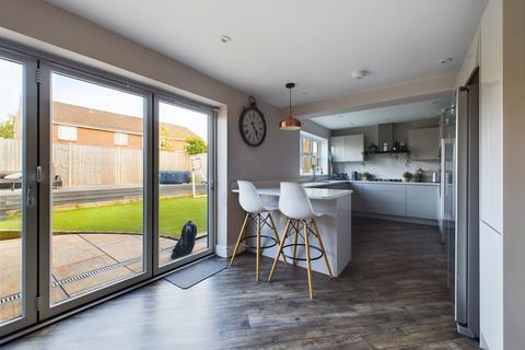 4 bedroom semi-detached house for sale, Badger Rise, Bristol BS20