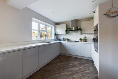 4 bedroom semi-detached house for sale, Badger Rise, Bristol BS20