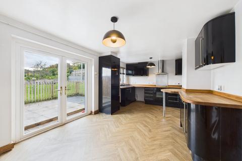3 bedroom semi-detached house to rent, Mill Close, Bristol BS20