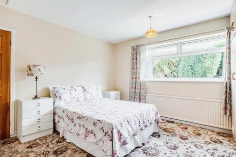 2 bedroom bungalow for sale, Swillington Lane, Leeds LS26