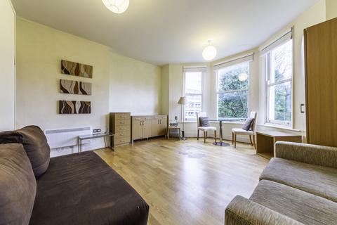 Studio to rent, Breakspears Road, London SE4