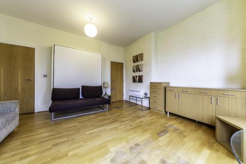 Studio to rent, Breakspears Road, London SE4