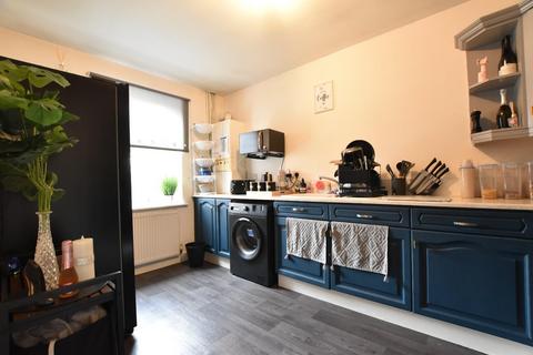 2 bedroom flat for sale, Hilton Avenue, Scunthorpe