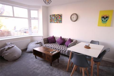 6 bedroom terraced house to rent, at Bristol, 106, Staple Hill Road BS16