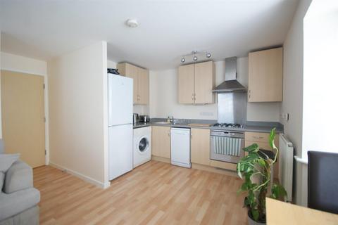 2 bedroom flat to rent, Greenfinch Crescent, Witham St. Hughs