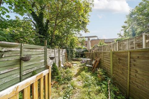 3 Rockmount Road, London, SE18 1LG