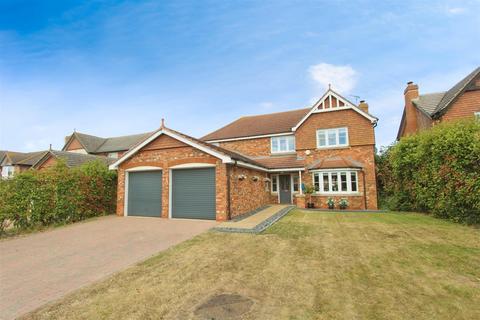 4 bedroom detached house for sale, Hustlings Drive, Eastchurch, Sheerness