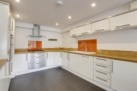 4 bedroom detached house for sale, Dale Avenue, Mapperley NG3